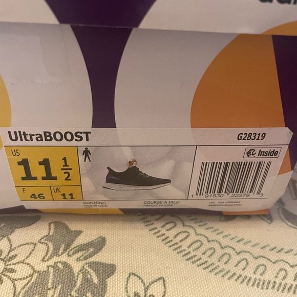 Ultraboost mens sneakers - Picture 4 of 8